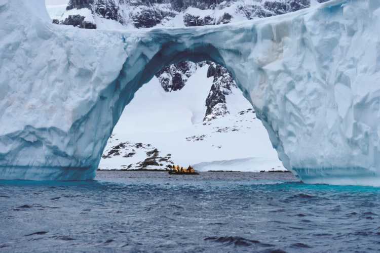 1-foto-aysbergi-antarktiki