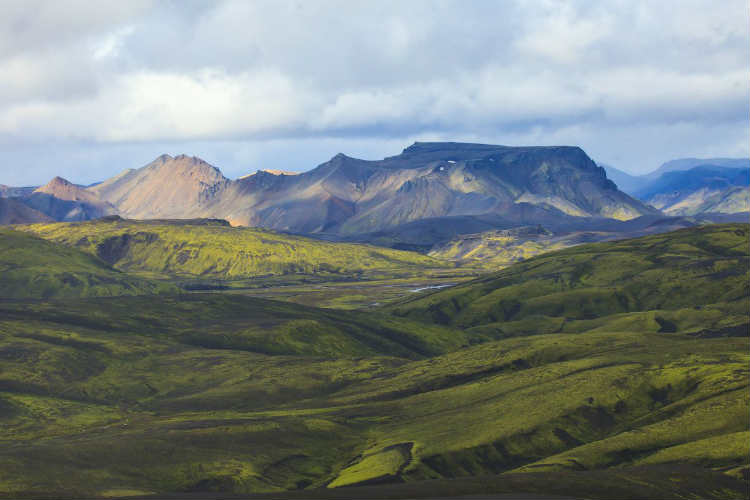 5-7-deystvuyushchikh-vulkanov-v-islandii